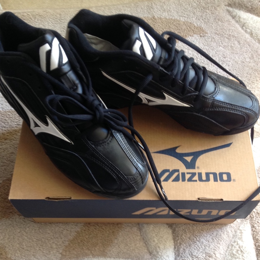 Mizuno cleats